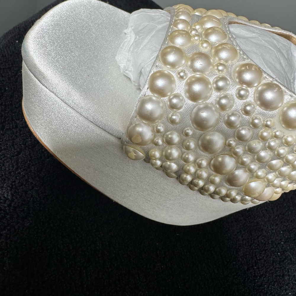 Badgley Mischka Women’s Bryleigh Heels - Minor Flaws on some of the pearls - Picture 15 of 15